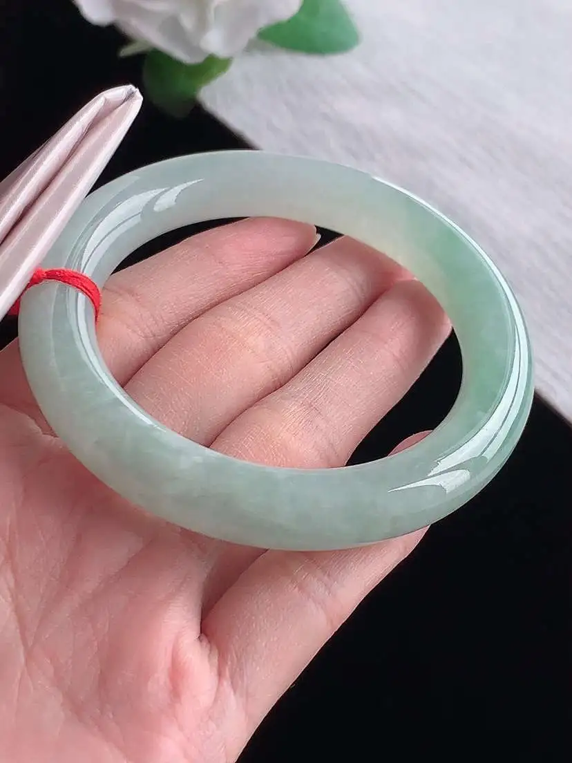 a货翡翠老坑冰种晴绿圆条手镯55-56圈口  尺寸55.8×10.7mm  1025