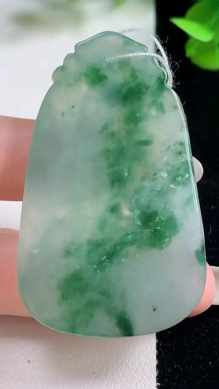 天然A货翡翠普贤菩萨吊坠，尺寸54.6-33.5-5.8，重量:23.18g
10月27日