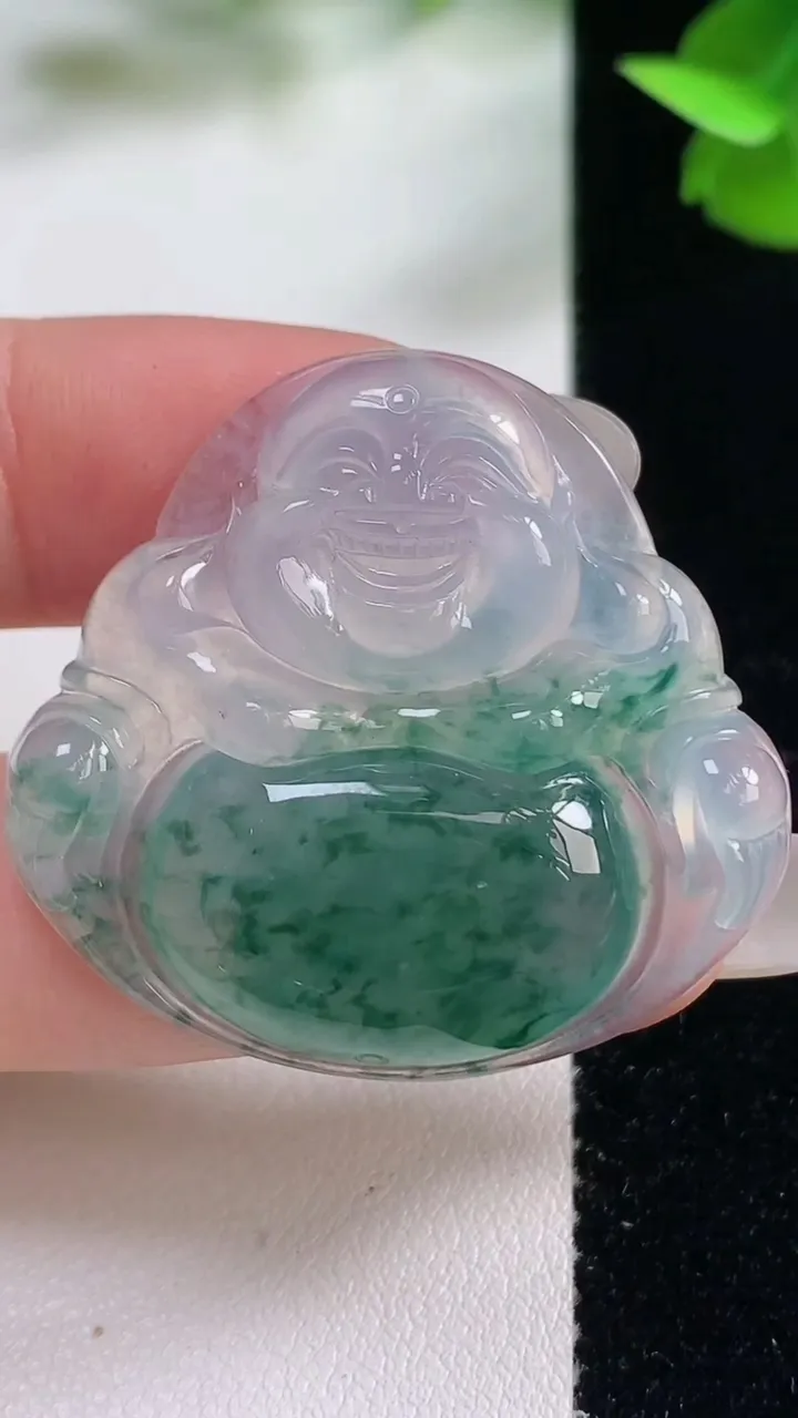 天然A货翡翠种飘花佛公吊坠，尺寸34.4-37-5.8，重量:11.74g
10月27日