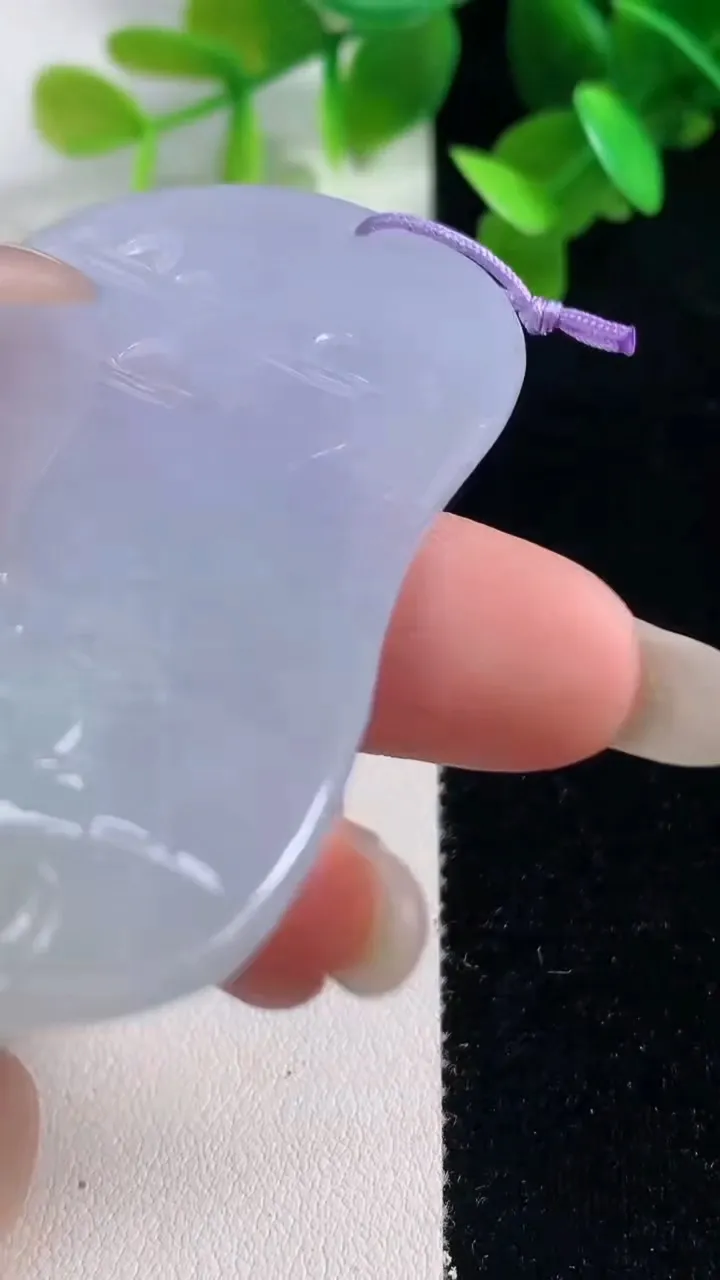 天然A货翡翠紫罗兰文殊菩萨吊坠，尺寸67-41.3-5.6，重量:31.70g
10月28日