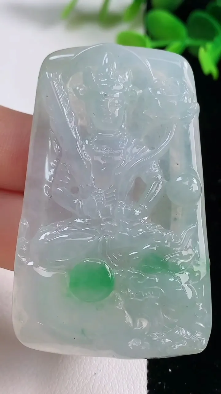 天然A货翡翠文殊菩萨吊坠，尺寸58-35.8-5.8，重:26.78g
10月28日