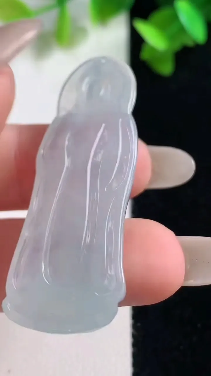 天然A货翡翠阿弥陀佛吊坠，尺寸48-16.4-4.9，重量:8.85g
10月28日