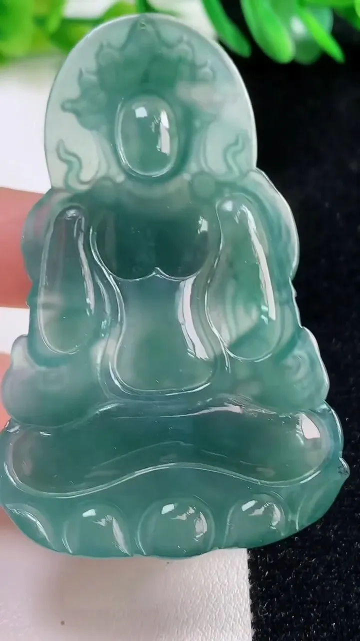 天然A货翡翠度母观音吊坠，尺寸68-42-5，重:25.58g
10月28日