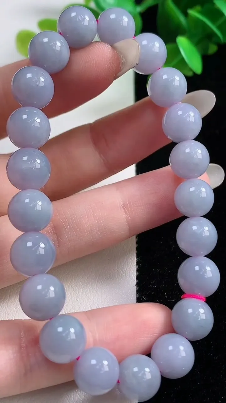 天然A货翡翠紫罗兰圆珠手串，尺寸9.7-21颗，重量:30.24g10月28日
工厂直销收藏佳品,种好水足，色泽均匀，有种有色，上手高大气！
