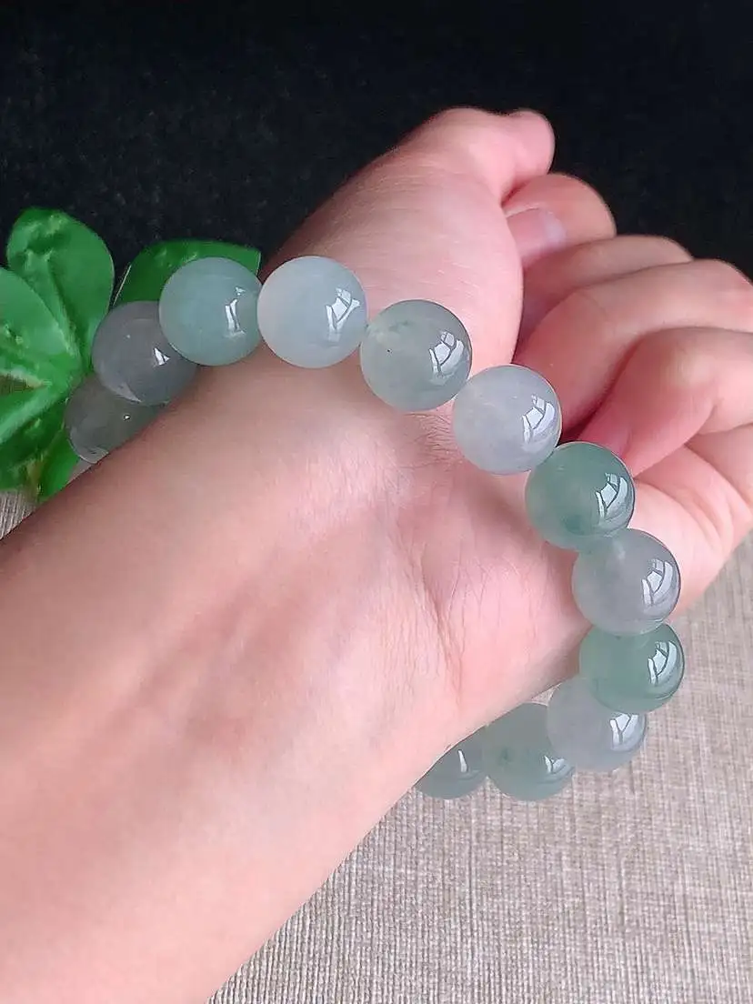 a货翡翠老坑冰种飘花圆珠佛珠手串17颗  尺寸12mm 重量56.75g 1028