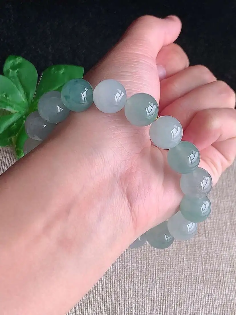 a货翡翠老坑冰种飘花圆珠佛珠手串17颗  尺寸12mm 重量56.75g 1028