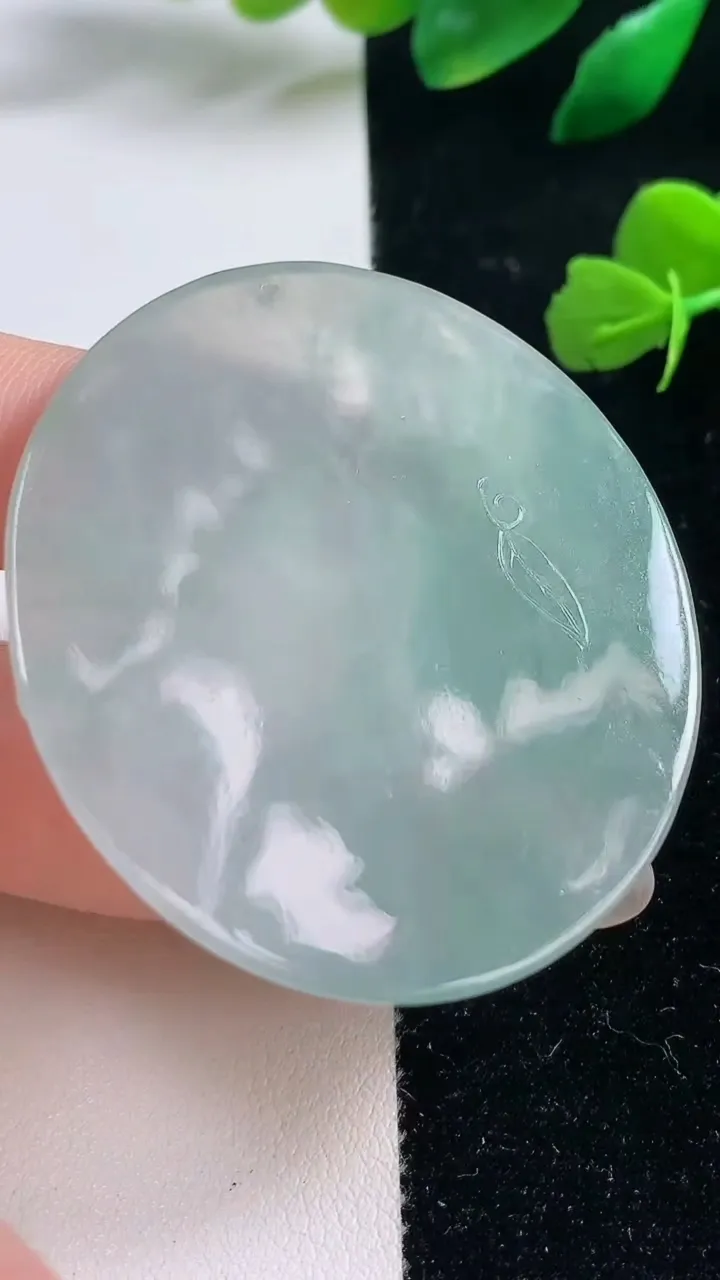 天然A货翡翠文殊菩萨吊坠，尺寸52.5-45-4.6，重:21.81g
10月28日