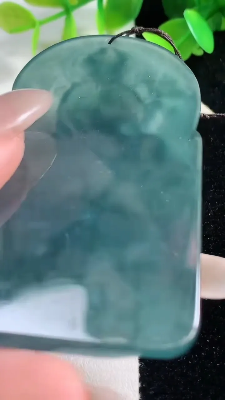 天然A货翡翠普贤菩萨吊坠，尺寸75.2-38.8-7，重量:41.61g
10月28日