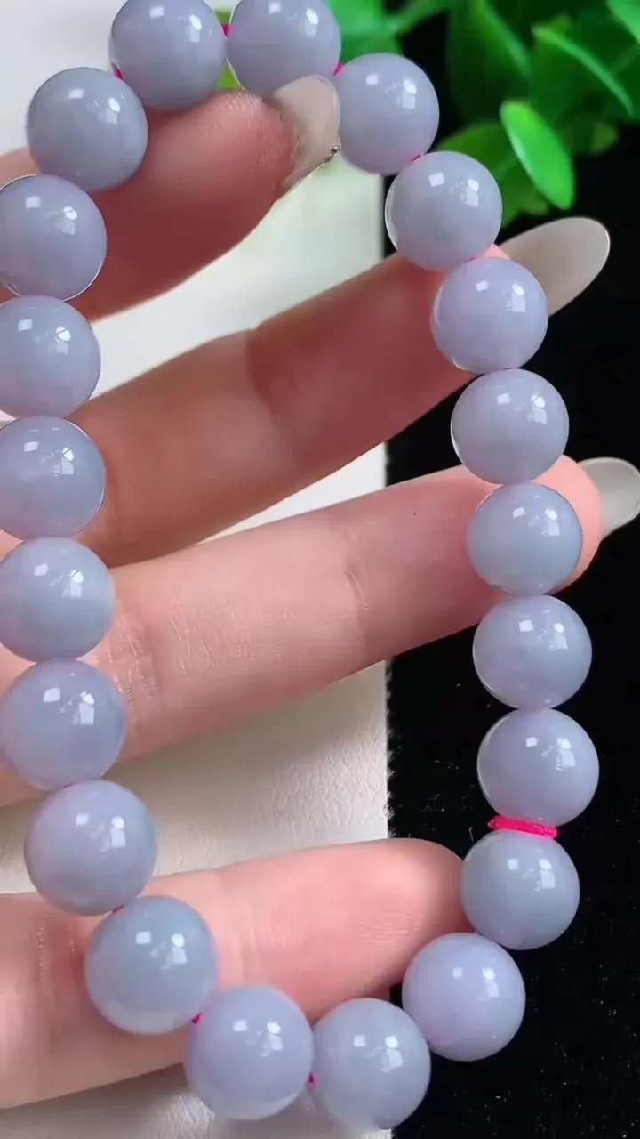 天然A货翡翠紫罗兰圆珠手串，尺寸9.7-21颗，重量:30.24g10月28日
工厂直销收藏佳品,种好水足，色泽均匀，有种有色，上手高大气！