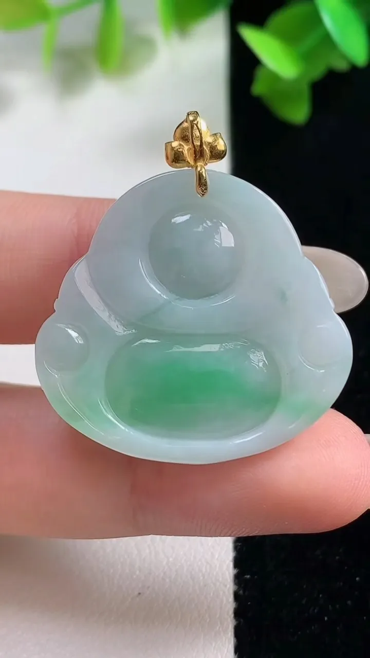 天然A货翡翠佛公吊坠，尺寸28.7-30.7-6，重量:8.19g
10月28日