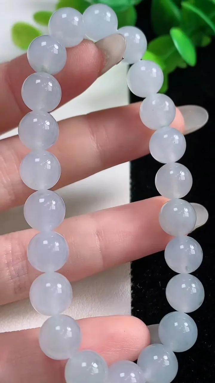 天然A货翡翠种白冰圆珠手串，尺寸8.4-22颗，重量:24.11g10月28日
工厂直销收藏佳品,种好水足，色泽均匀，有种有色，上手高大气！