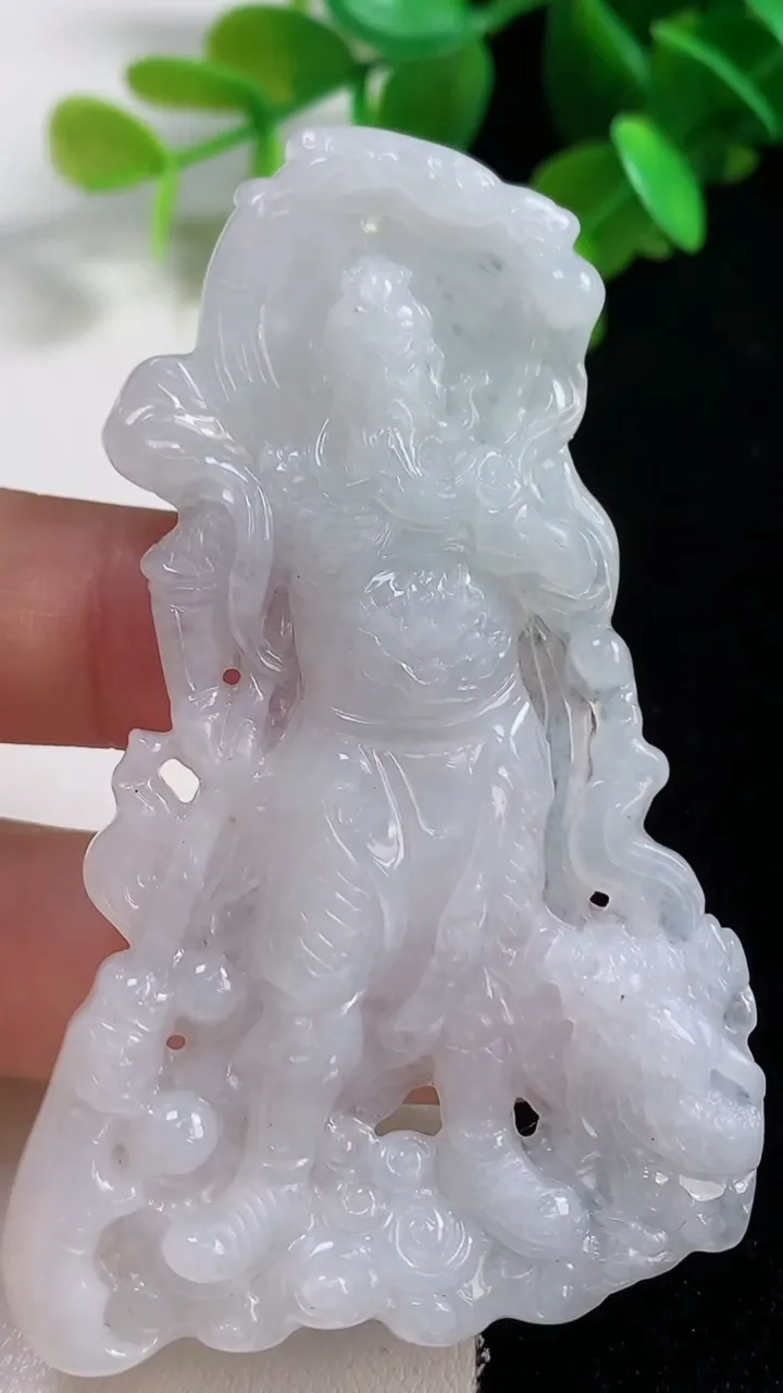 天然A货翡翠御龙关公吊坠，尺寸70.8-44.8-5.3，重量:25.68g
10月28日