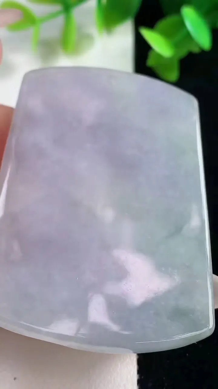 天然A货翡翠冰种紫罗兰山水财神爷吊坠，尺寸58.4-42-5.8，重量:33.63g
10月28日