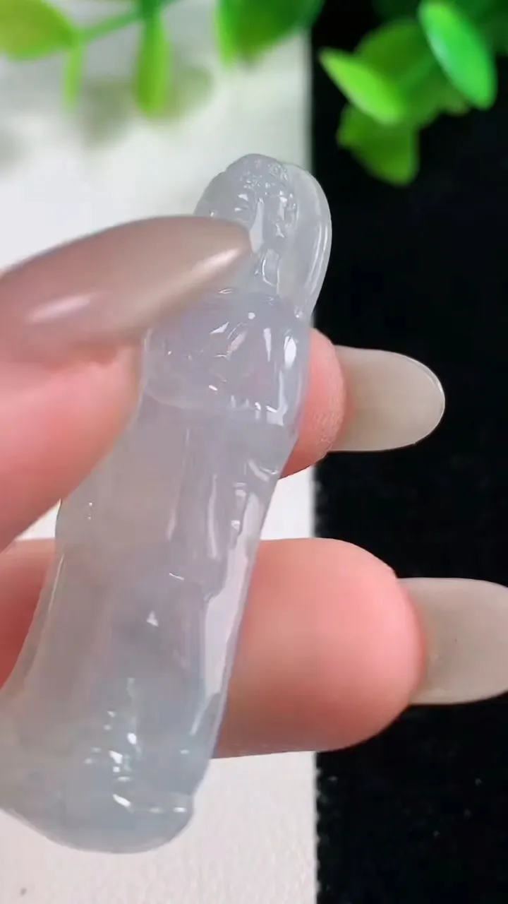 天然A货翡翠阿弥陀佛吊坠，尺寸48-16.4-4.9，重量:8.85g
10月28日