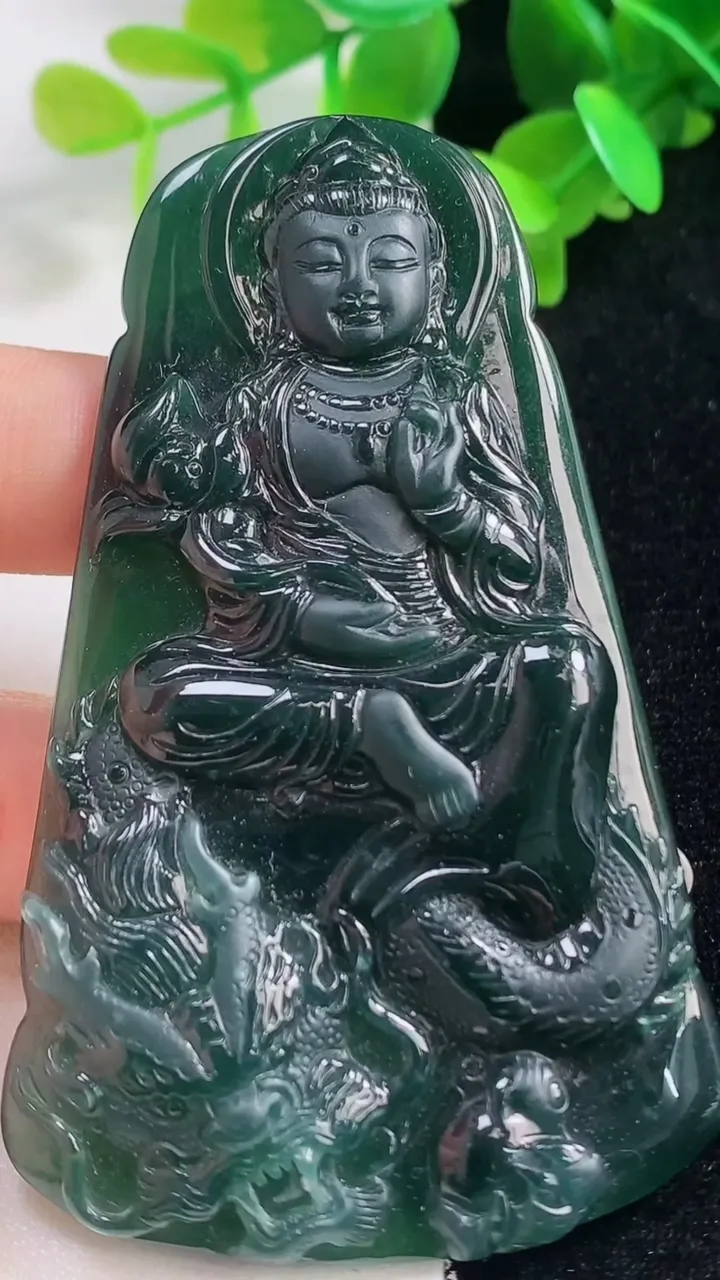 天然A货翡翠蓝水御龙大势至菩萨吊坠，尺寸77.2-44.7-7.9，重量:48.46g
10月28日