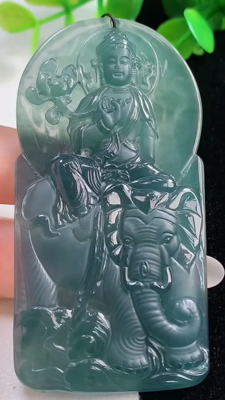 天然A货翡翠普贤菩萨吊坠，尺寸75.2-38.8-7，重量:41.61g
10月28日