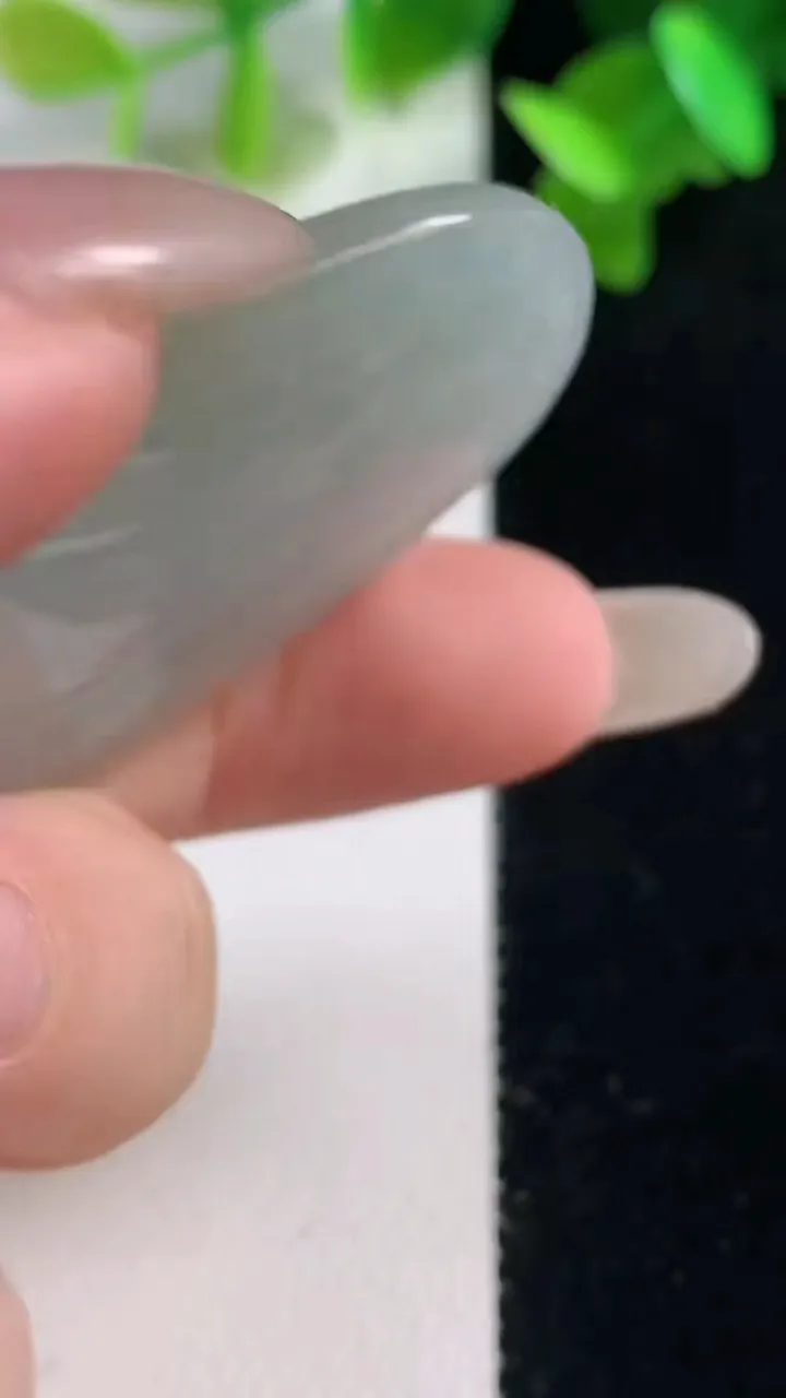 天然A货翡翠文殊菩萨吊坠，尺寸57.8-32.7-5，重量:19.94g
10月28日