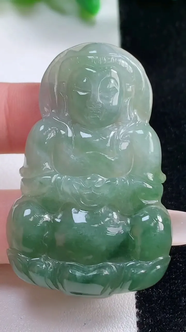 天然A货翡翠观音菩萨吊坠，尺寸52.8-34-6.3，重:18.24g
10月28日