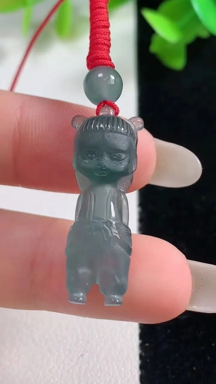 天然A货翡翠哪吒吊坠，尺寸28.3-9-6.3，重量:4.53g
10月28日