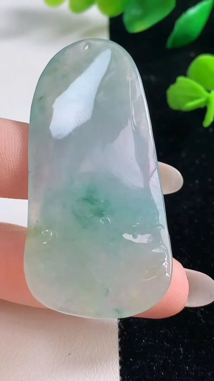 天然A货翡翠文殊菩萨吊坠，尺寸58.8-28.8-9.3，重:23.63g
10月28日