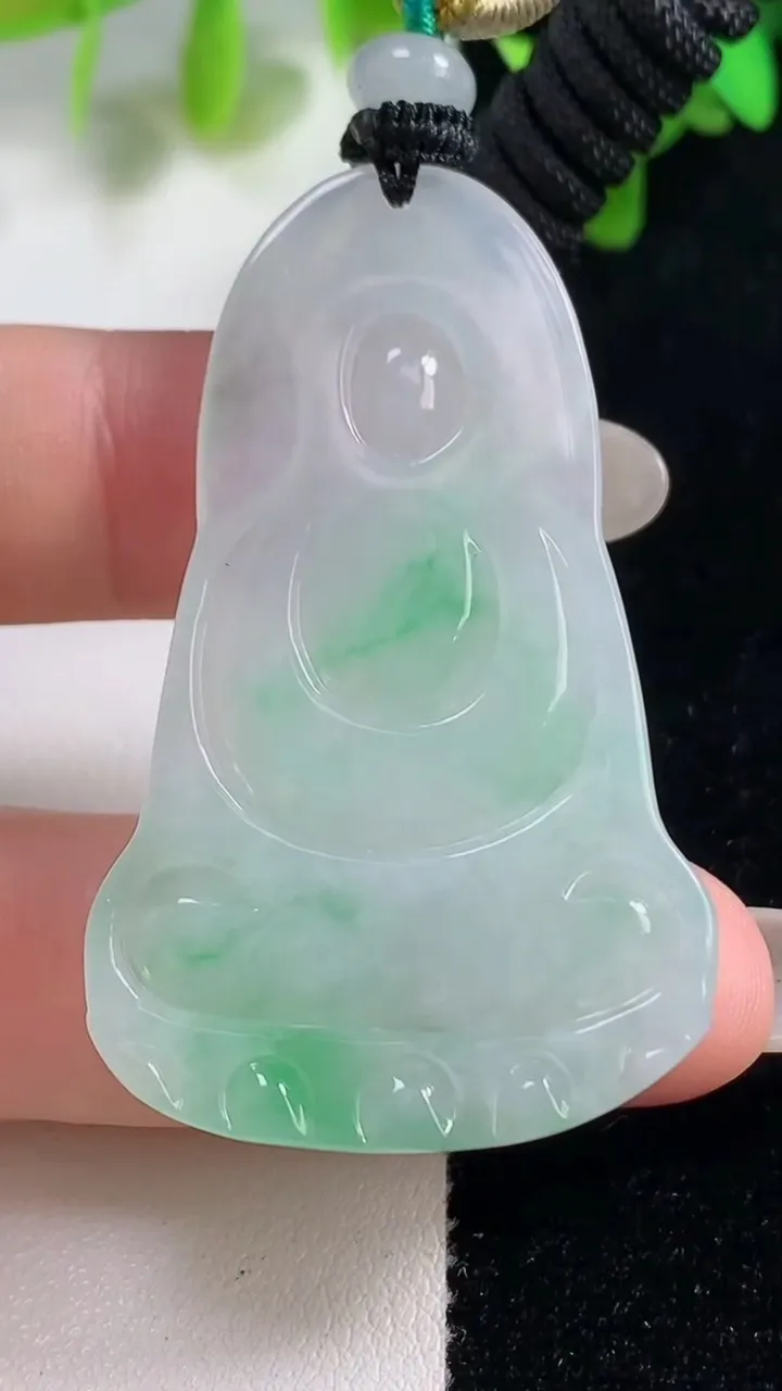 天然A货翡翠观音菩萨吊坠，尺寸49.5-30.2-5.5，重量:17.33g
10月28日