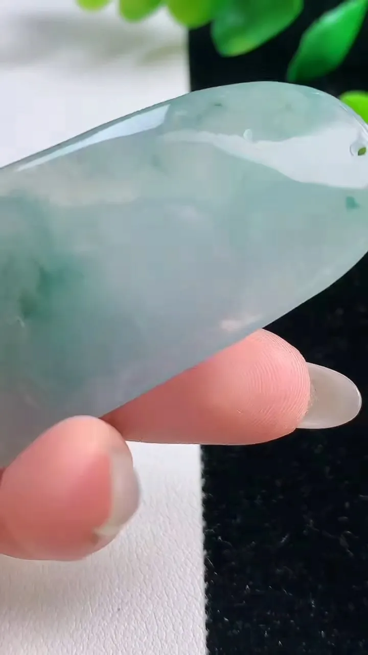 天然A货翡翠文殊菩萨吊坠，尺寸58.8-28.8-9.3，重:23.63g
10月28日