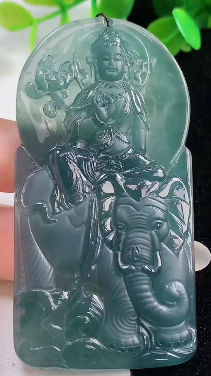 天然A货翡翠普贤菩萨吊坠，尺寸75.2-38.8-7，重量:41.61g
10月28日