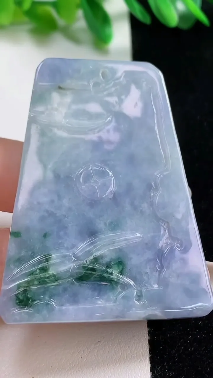 天然A货翡翠紫罗兰 飘花鸟语花香吊坠，尺寸56.6-43-7.5，重:39.24g
10月28日