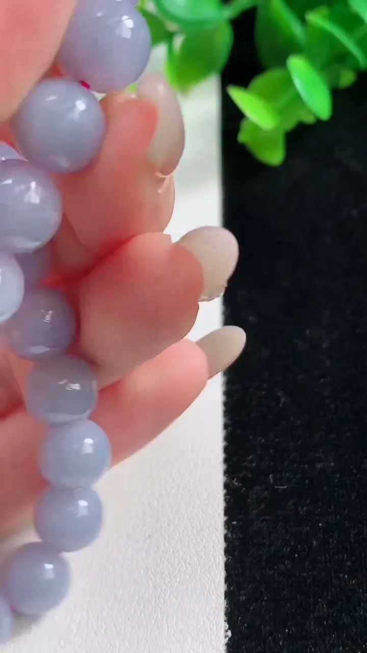 天然A货翡翠紫罗兰圆珠手串，尺寸9.7-21颗，重量:30.24g10月28日
工厂直销收藏佳品,种好水足，色泽均匀，有种有色，上手高大气！