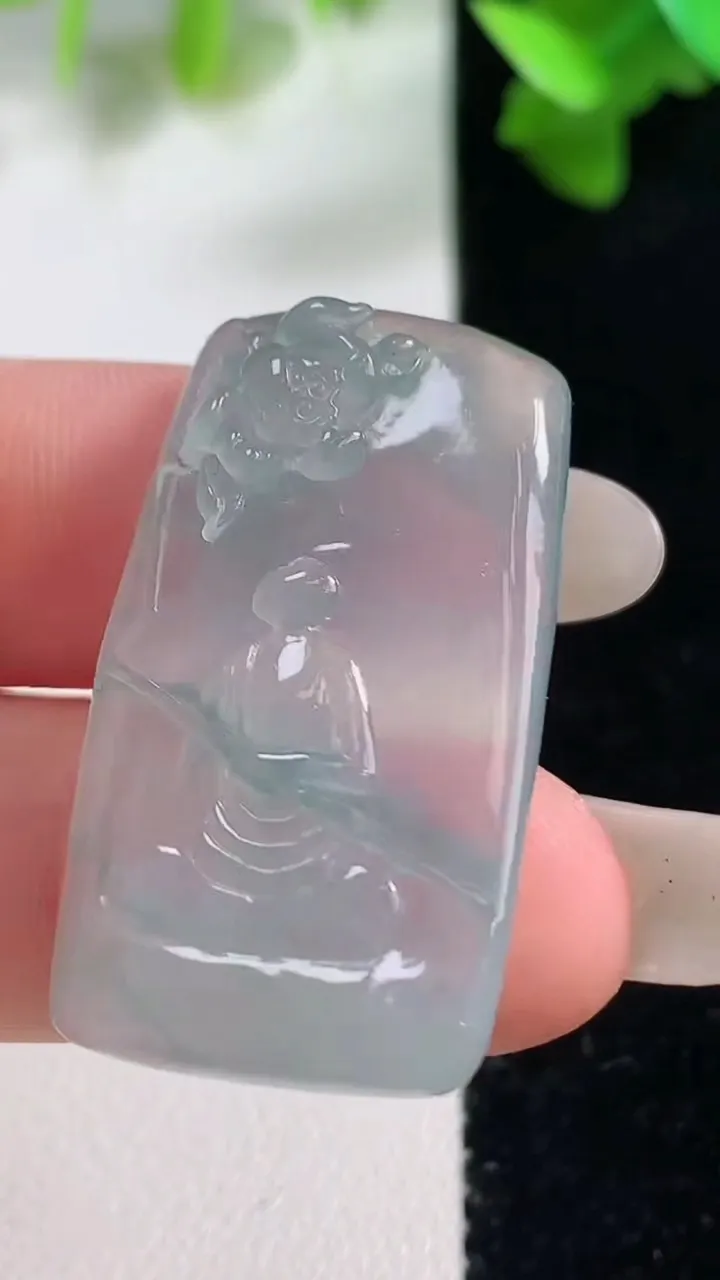 天然A货翡翠冰种飘花无相佛吊坠，尺寸33.7-18.7-6.4，重量:8.26g
10月28日