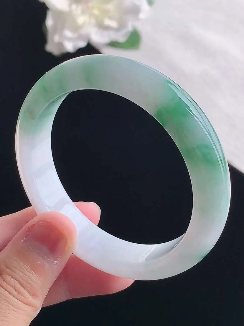 a货翡翠老坑冰种飘绿半山半水正装正圈手镯53-54圈口 尺寸53.4×12.6×8mm 重量51.88g 1028