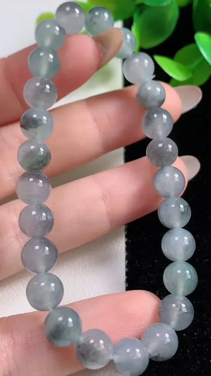 天然A货翡翠种乌鸡种圆珠手串，尺寸7.2-25颗，重量:17.80g10月29日
工厂直销收藏佳品,