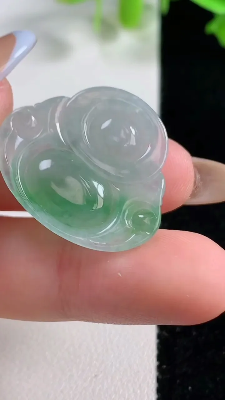 天然A货翡翠佛公吊坠，尺寸24.2-27-6.8，重量:5.68g
10月29日