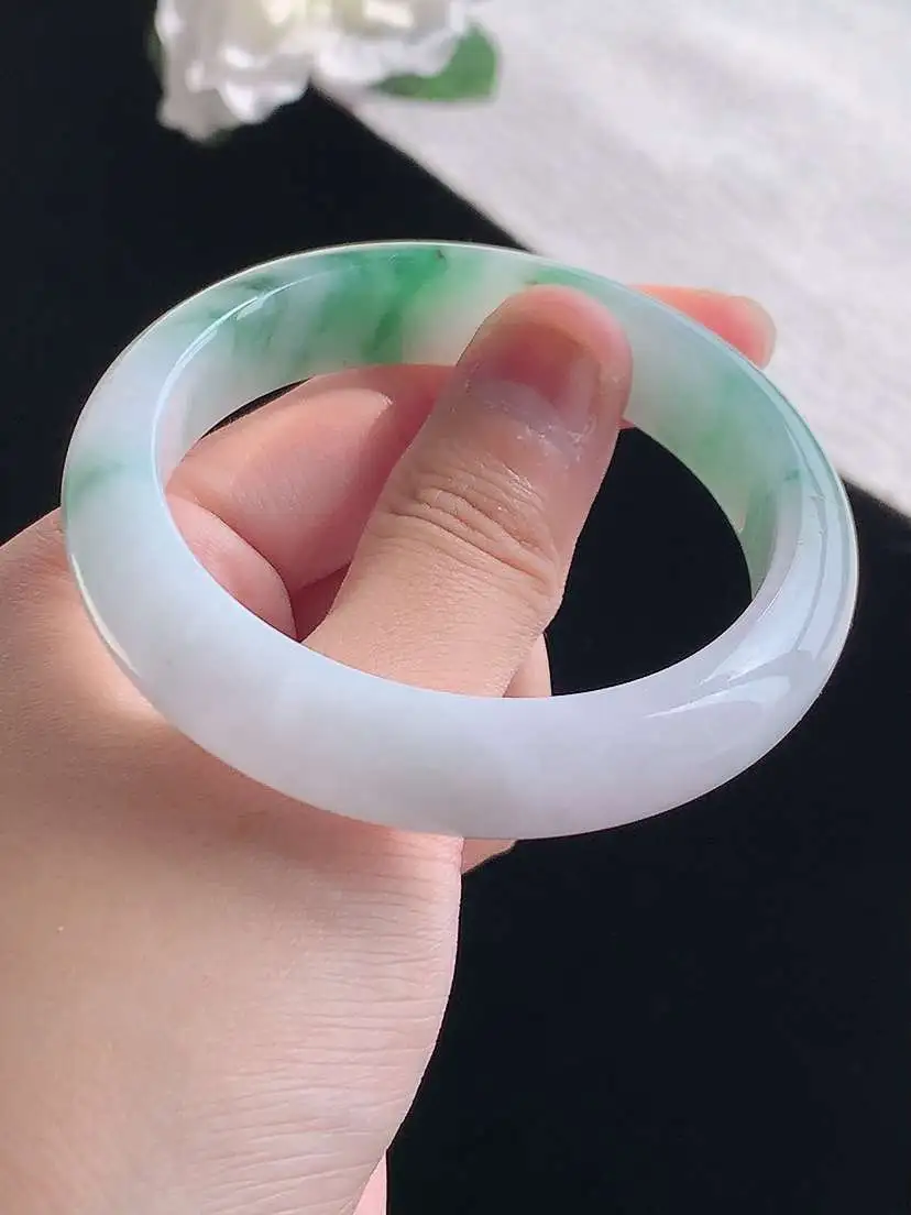 a货翡翠老坑冰种飘绿半山半水正装正圈手镯53-54圈口 尺寸53.4×12.6×8mm 重量51.8