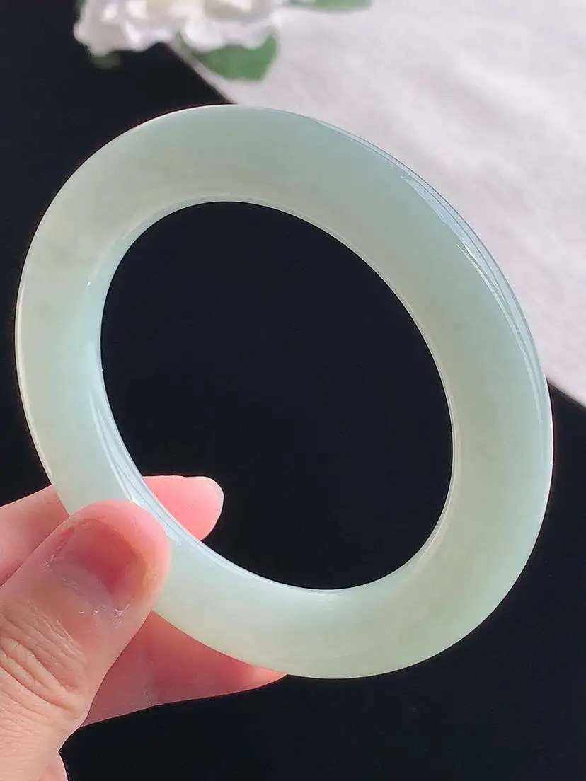 a货翡翠老坑冰种晴底圆条手镯54-55圈口  尺寸54.8×11.3mm 重量72.72g 1028
