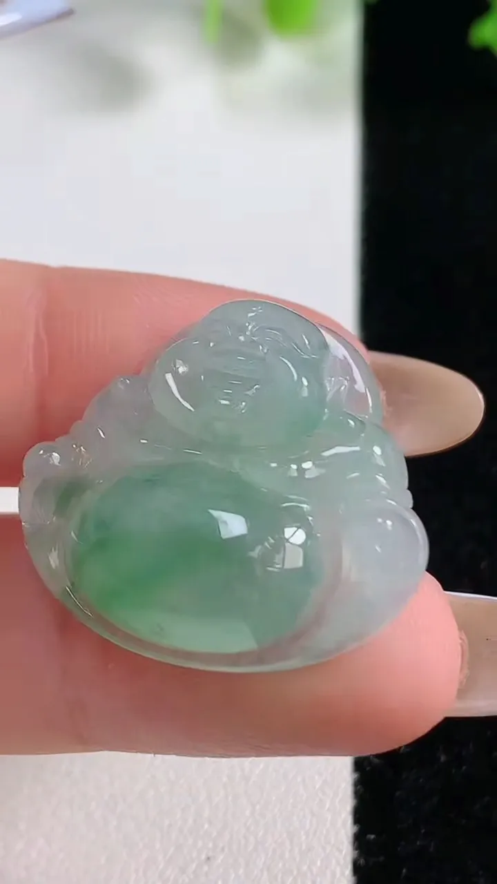 天然A货翡翠佛公吊坠，尺寸24-26.8-6.9，重量:6.42g
10月29日