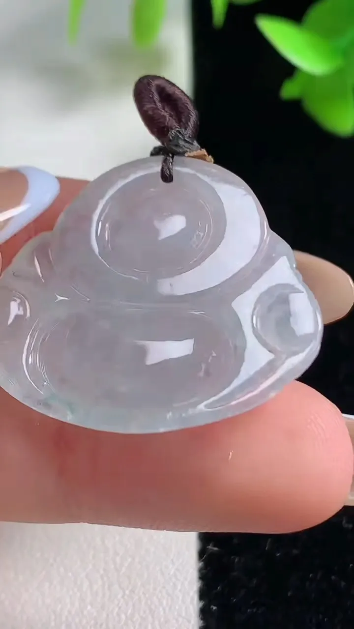 天然A货翡翠佛公吊坠，尺寸26-30-5.6，重量:6.64g
10月29日