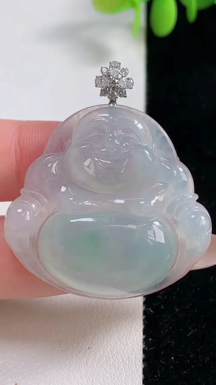 天然A货翡翠佛公吊坠，尺寸35.3-37.6-6，重量:12.52g
10月29日