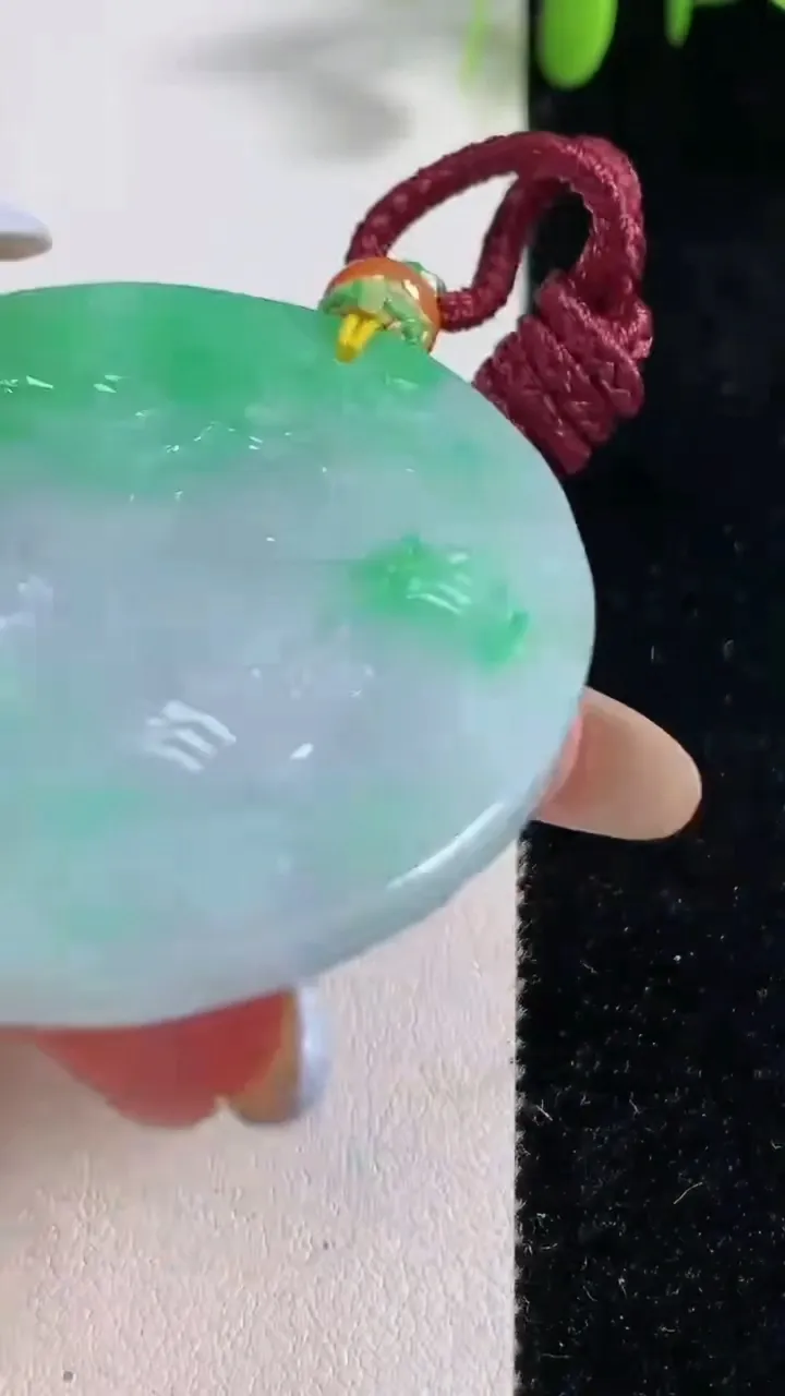 天然A货翡翠山水牌吊坠，尺寸51-44.4-6.5，重量:33.34g
10月29日