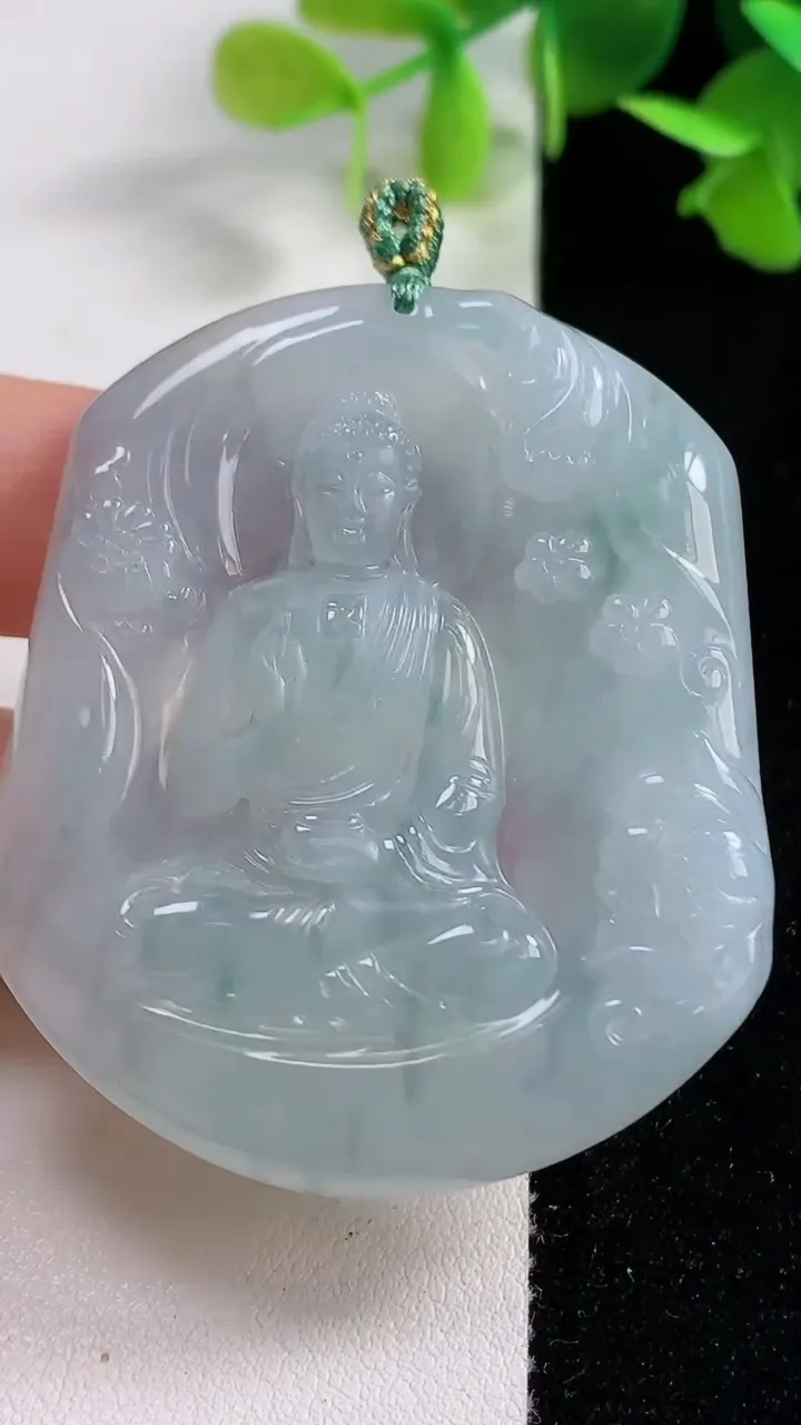 天然A货翡翠冰种飘花阿弥陀佛吊坠，尺寸53-45-5.7，重量:27.95g
10月29日