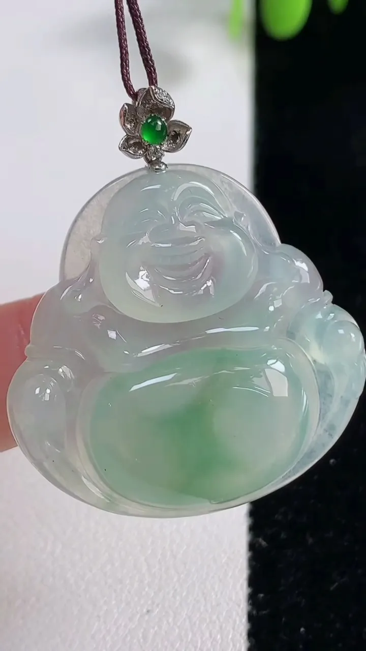 天然A货翡翠佛公吊坠，尺寸32.5-33.5-6.4，重量:10.15g
10月29日