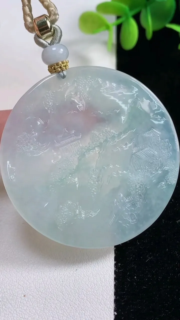 天然A货翡翠山水牌吊坠，尺寸51.9-4.5，重量:35.02g
10月29日