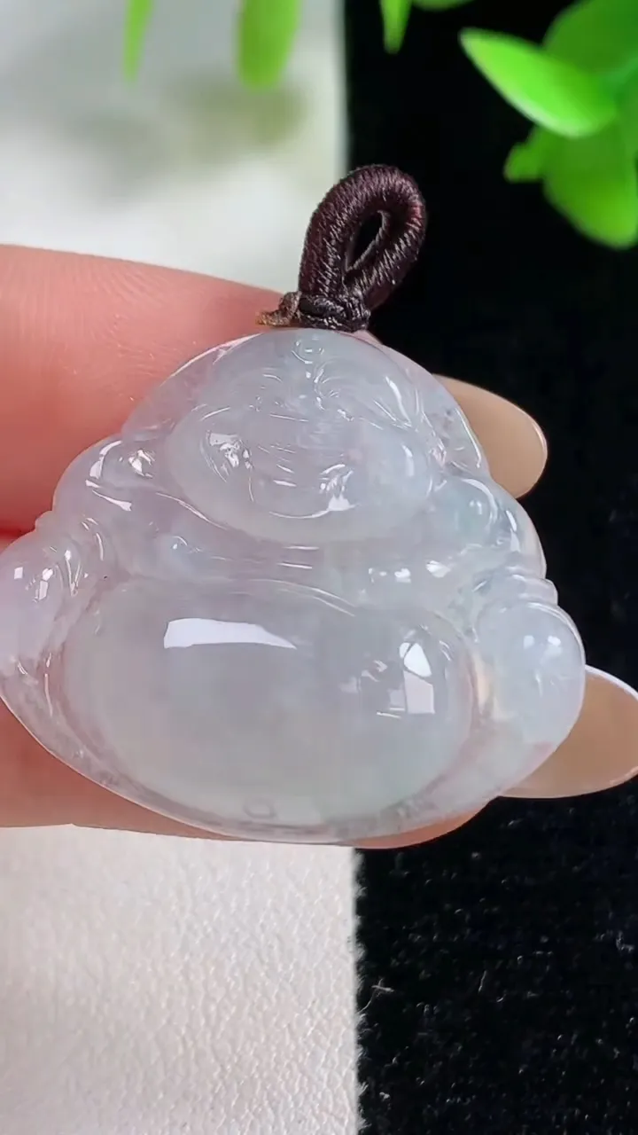 天然A货翡翠佛公吊坠，尺寸26-30-5.6，重量:6.64g
10月29日