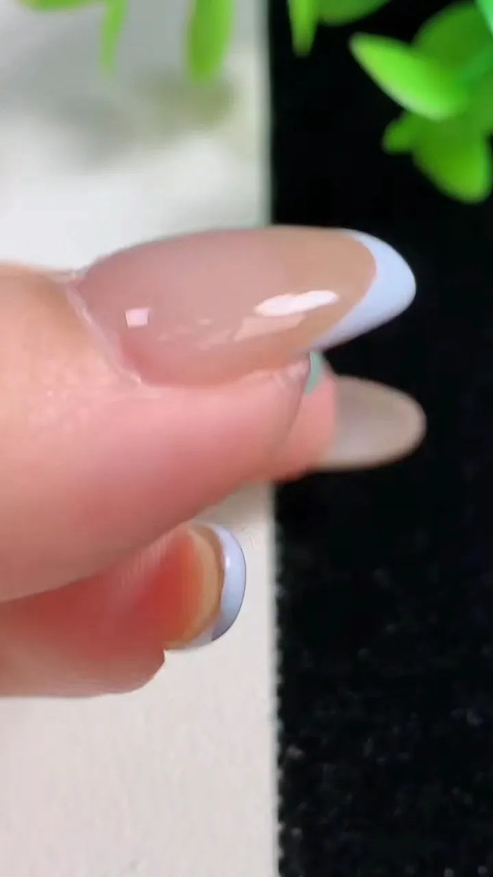 天然A货翡翠貔貅吊坠，尺寸45.6-24-12.4，重量:30.51g
10月29日