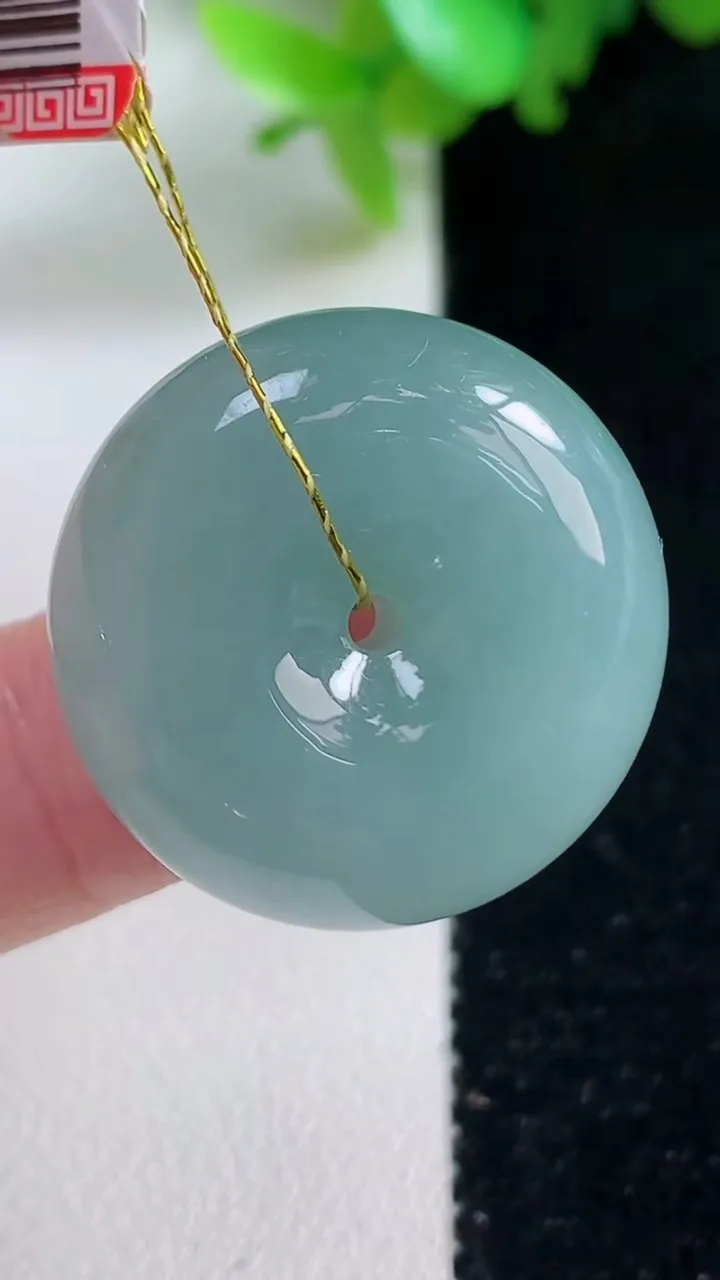 天然A货翡翠平安扣吊坠，尺寸24.7-11，重量:15.11g
10月29日