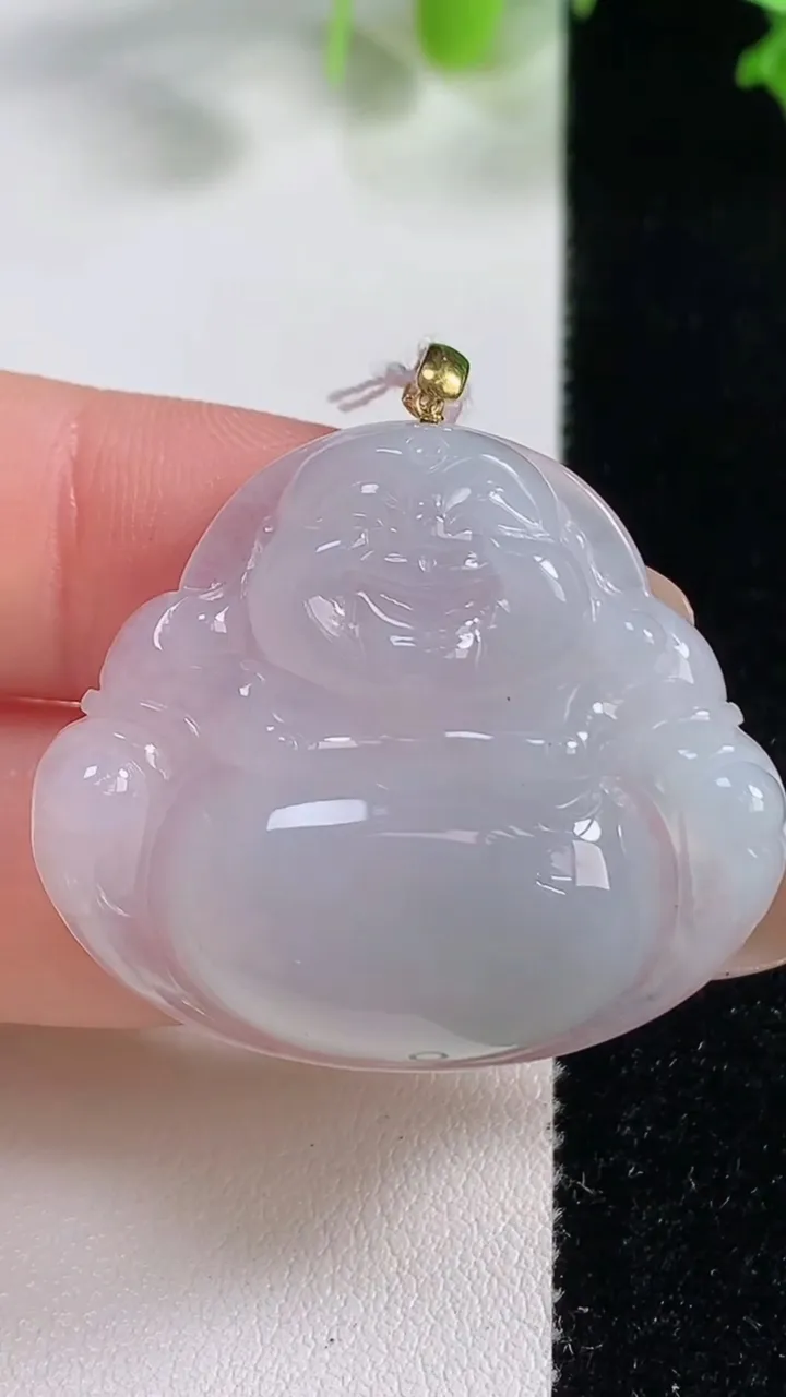 天然A货翡翠种白冰佛公吊坠，尺寸30.2-34.8-6.9，重量:10.81g
10月29日