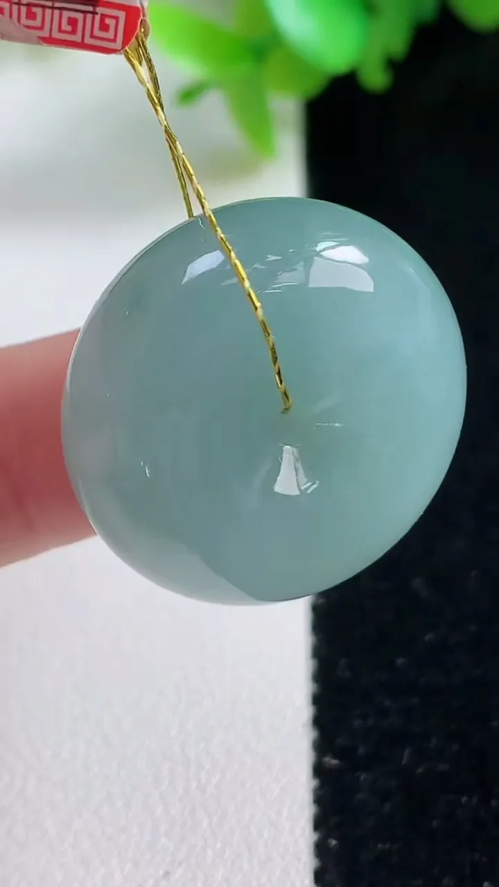 天然A货翡翠平安扣吊坠，尺寸24.7-11，重量:15.11g
10月29日