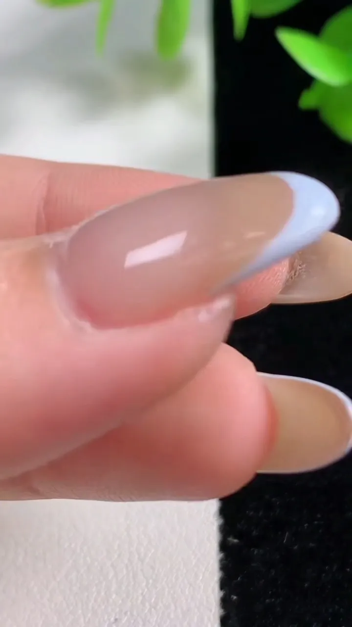 天然A货翡翠平安扣吊坠，尺寸16-3.2，重量:1.89g
10月29日