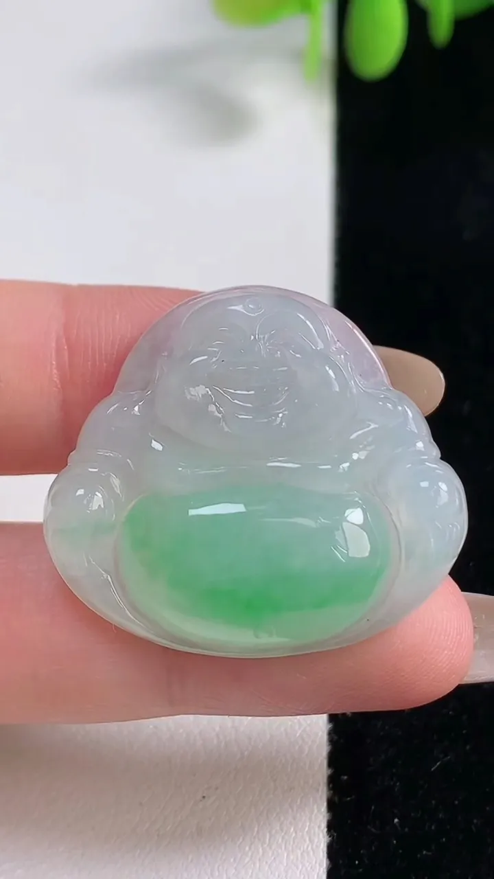 天然A货翡翠佛公吊坠，尺寸28.5-31.8-5.8，重量:8.31g
10月29日