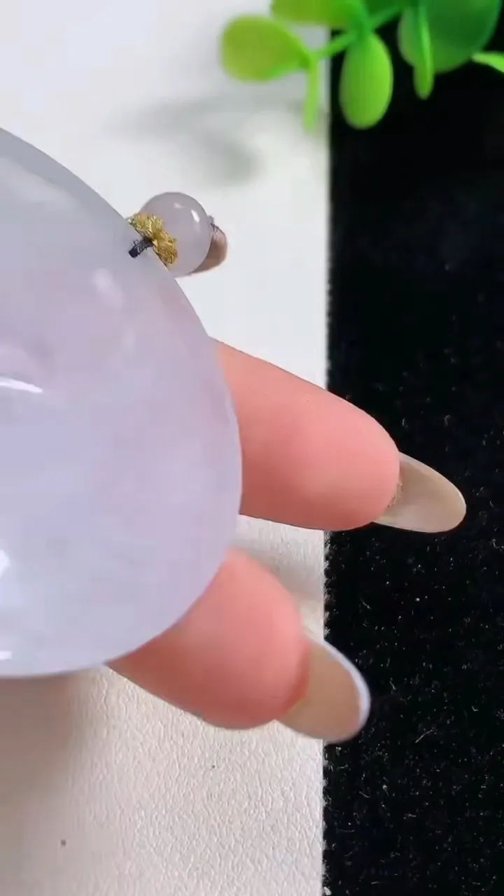 天然A货翡翠冰种紫罗兰文殊菩萨吊坠，尺寸53.8-4.8，重量:39.50g
10月29日